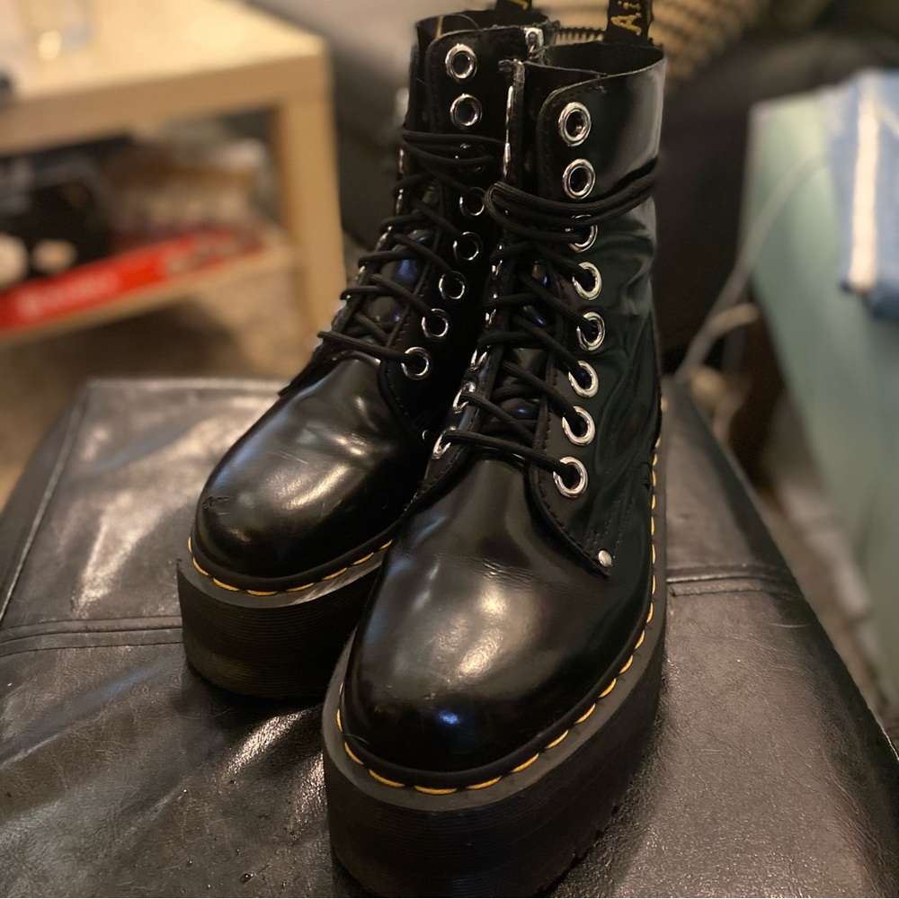 Dr. Martens Jason Max boots